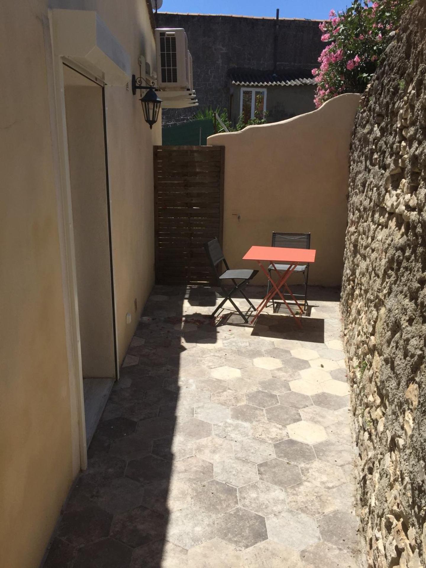 Le Studio D'Auguste- Coeur De Nimes-Chaleureux-Emplacement Ideal エクステリア 写真